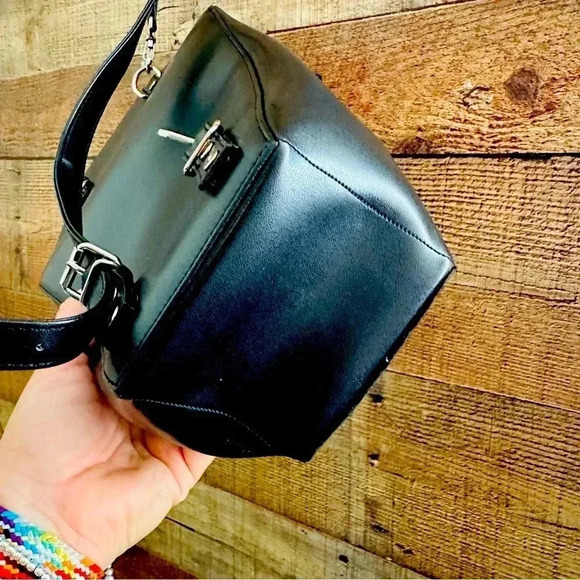Addicted Designed By Alchemy England Vegan Leather/Velvet Goth Bat Coffin Bag